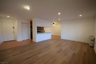 70 Eton Way, Franklin Township, NJ 08873 - Photo 4