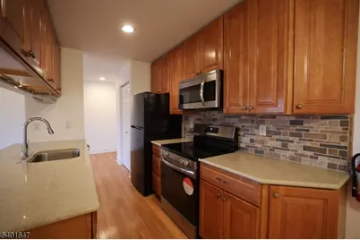 70 Eton Way, Franklin Township, NJ 08873 - Photo 8