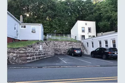 122 N 8th St, Hawthorne, NJ 07506 - Photo 2