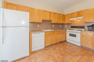 144 Stratford Dr, Nutley, NJ 07110 - Photo 4