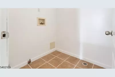 16 E Kinney St, Newark, NJ 07102 - Photo 14