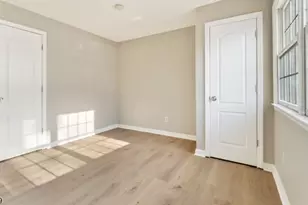 16 E Kinney St, Newark, NJ 07102 - Photo 8