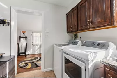 41 Pinetree Dr, Sayreville Boro, NJ 08859 - Photo 10