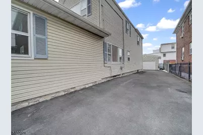 27 Honiss St, Belleville, NJ 07109 - Photo 4