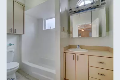 27 Honiss St, Belleville, NJ 07109 - Photo 12