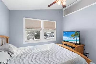 34 Northwestern Trl, Hopatcong, NJ 07843 - Photo 18