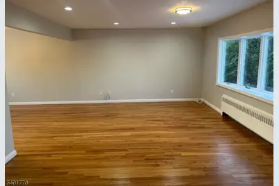 25 Huck Rd, Bloomfield, NJ 07003 - Photo 6