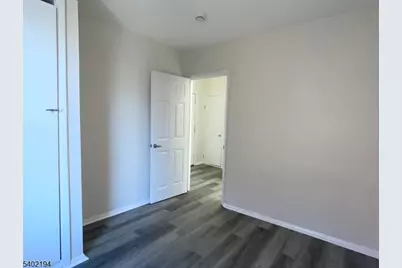 10 Hilliard Ave #4, Edgewater, NJ 07020 - Photo 6