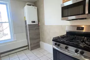 10 Hilliard Ave, Edgewater, NJ 07020 - Photo 4