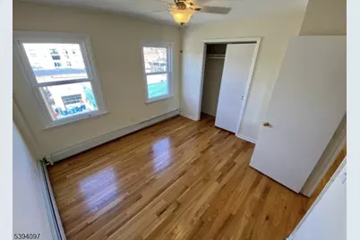 97 Walnut St #2B, Montclair, NJ 07042 - Photo 4