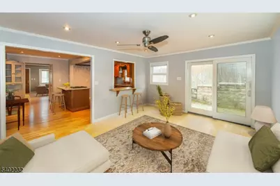 90 Burnham Pkwy, Morris Township, NJ 07960 - Photo 4