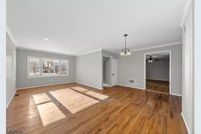 1996 Barnett St, Rahway, NJ 07065 - Photo 4