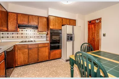 34 E Prescott Ave, Woodbridge Township, NJ 07067 - Photo 14