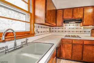 34 E Prescott Ave, Woodbridge Township, NJ 07067 - Photo 12