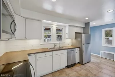 4 Cabot Ln, Kinnelon, NJ 07405 - Photo 4