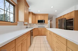 8 Liberty Ln, Franklin Township, NJ 08873 - Photo 10