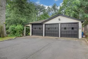 82 Winsor Pl, Glen Ridge, NJ 07028 - Photo 16