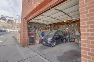 678 Liberty Ave, Jersey City, NJ 07307 - Photo 16