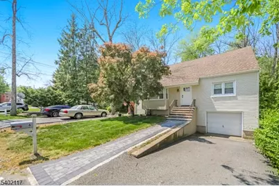 6 Waughaw Rd, Montville Township, NJ 07082 - Photo 2