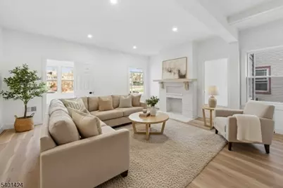 189 N Oraton Pkwy, East Orange, NJ 07017 - Photo 4