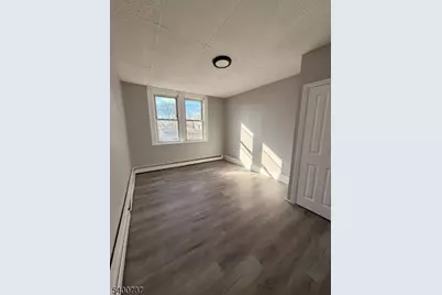 134 E Jersey St #2, Elizabeth, NJ 07206 - Photo 2