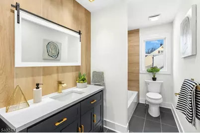 61 W Colfax Ave, Roselle Park, NJ 07204 - Photo 24