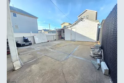 27 Geneva St, Elizabeth, NJ 07206 - Photo 12