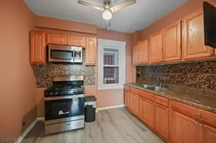 172 Hickory St, Orange, NJ 07050 - Photo 8