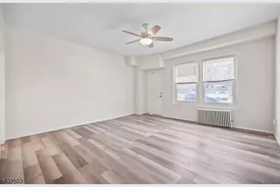 172 Hickory St, Orange, NJ 07050 - Photo 2