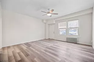 172 Hickory St, Orange, NJ 07050 - Photo 2