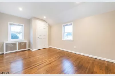 189 Washington Ave, Little Ferry, NJ 07643 - Photo 8