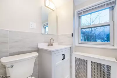 189 Washington Ave, Little Ferry, NJ 07643 - Photo 14