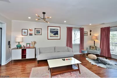 35 Mews Ln, South Orange, NJ 07079 - Photo 10