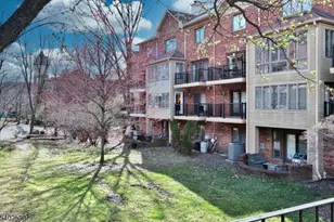 35 Mews Ln, South Orange, NJ 07079 - Photo 4