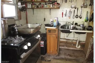 197 Fairmount Ave, Newark, NJ 07103 - Photo 2