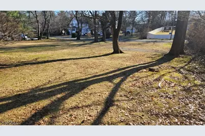 08-09 Castle Pl, Long Hill Township, NJ 07933 - Photo 4