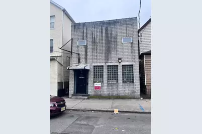 92 W 20th St, Bayonne, NJ 07002 - Photo 2