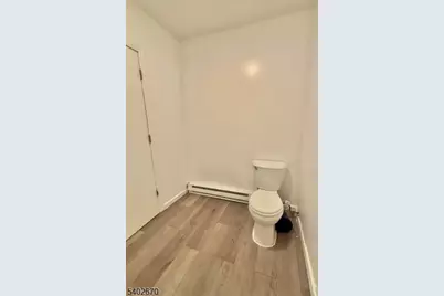 402 Hawthorne Ave, Newark, NJ 07112 - Photo 8