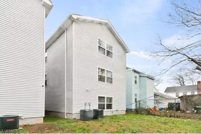244 Pomona Ave, Newark, NJ 07112 - Photo 16