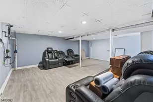 601 Fairway Rd, Linden, NJ 07036 - Photo 14