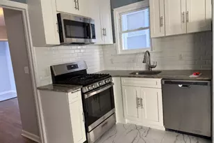 19 Cross St, West Orange Township, NJ 07052 - Photo 4