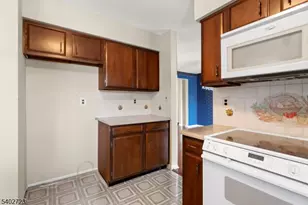 9 Killdeer Dr, Allamuchy Township, NJ 07840 - Photo 6