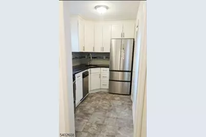 44B Meadowbrook Pl, Maplewood Twp., NJ 07040 - Photo 2