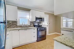 451 Burroughs Terrace, Union Township, NJ 07083 - Photo 10