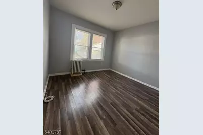 421 Berwick St, Orange, NJ 07050 - Photo 2