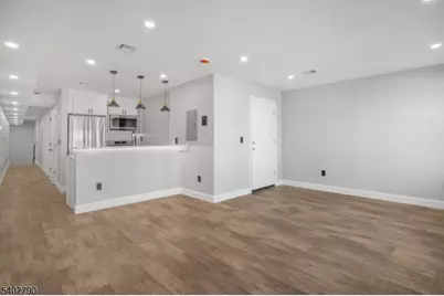 479 15th Ave Unit 1, Newark, NJ 07103 - Photo 2