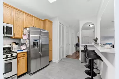 344 Shannon Ct, Lopatcong Township, NJ 08865 - Photo 8