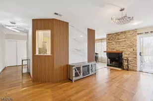 36 Farnham Square, Sayreville Boro, NJ 08859 - Photo 4