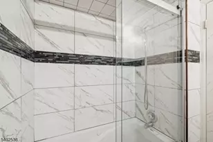 36 Farnham Square, Sayreville Boro, NJ 08859 - Photo 22