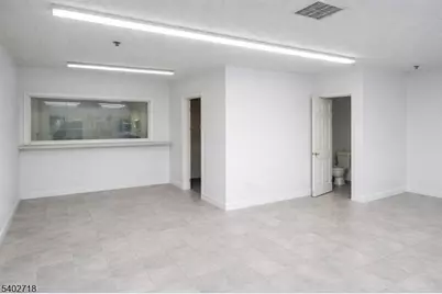 1050 Valley St, Union Township, NJ 07088 - Photo 10